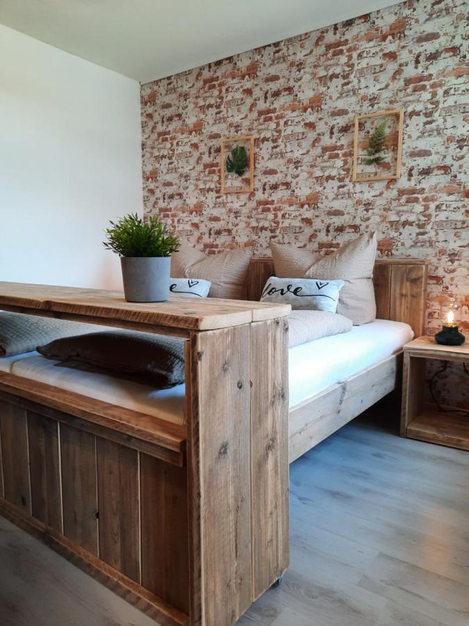 Apartments Und Bistro Zum Glasmacher Gehlberg Extérieur photo